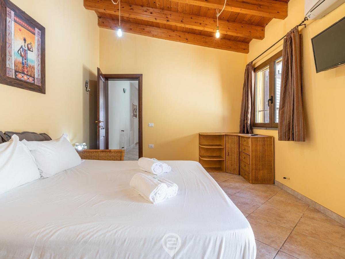 Lidia'S House Apartment Oristano Exterior photo